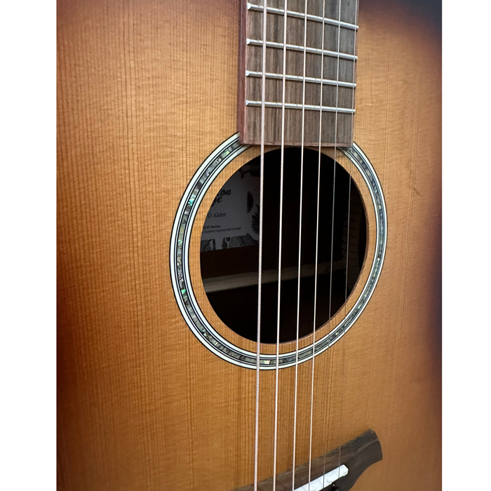 Acoustic guitar solid spruce dark brown dreadnought type Baton Rouge TLA/D custom 3786